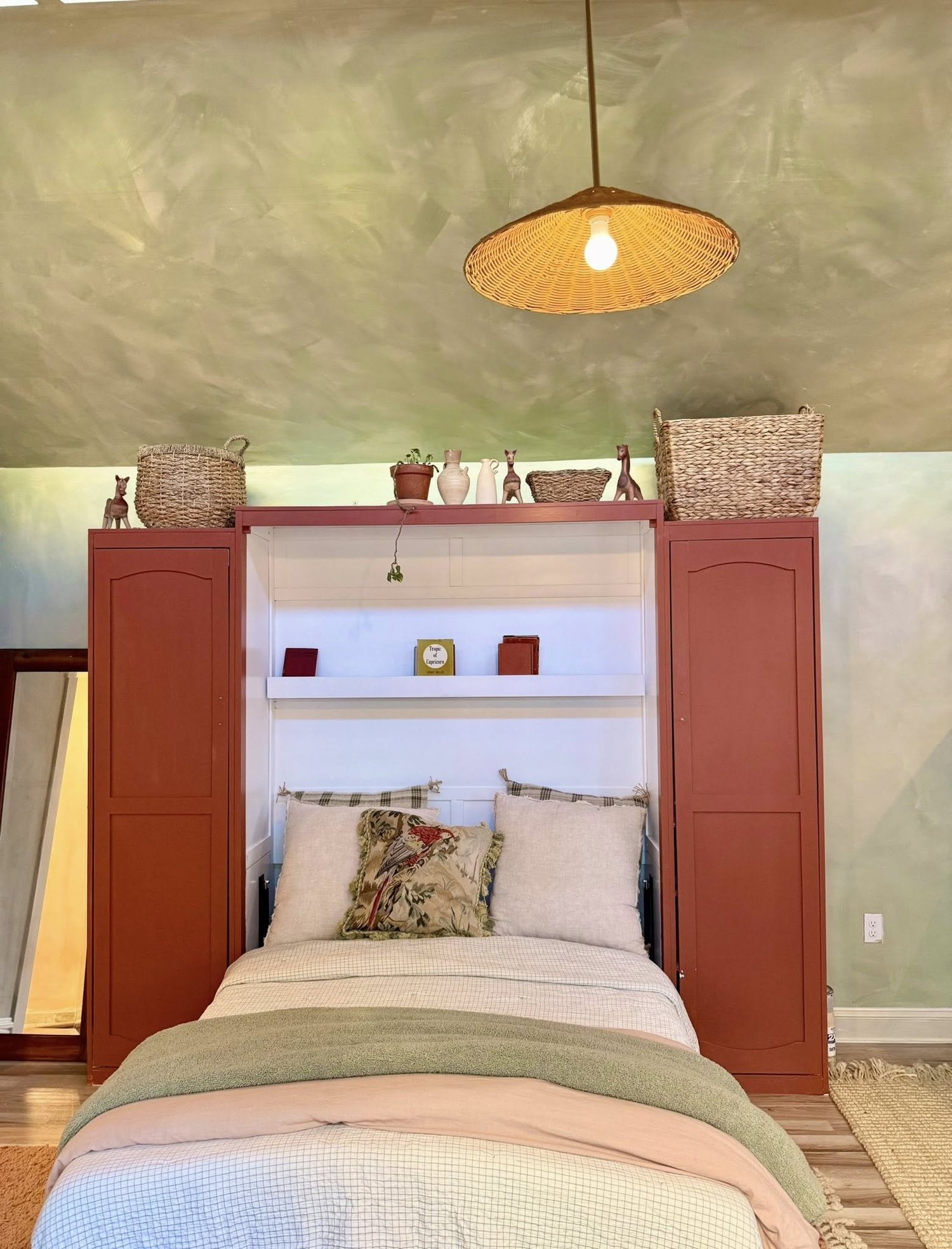 Madeleine Guest Cottage — property view 12