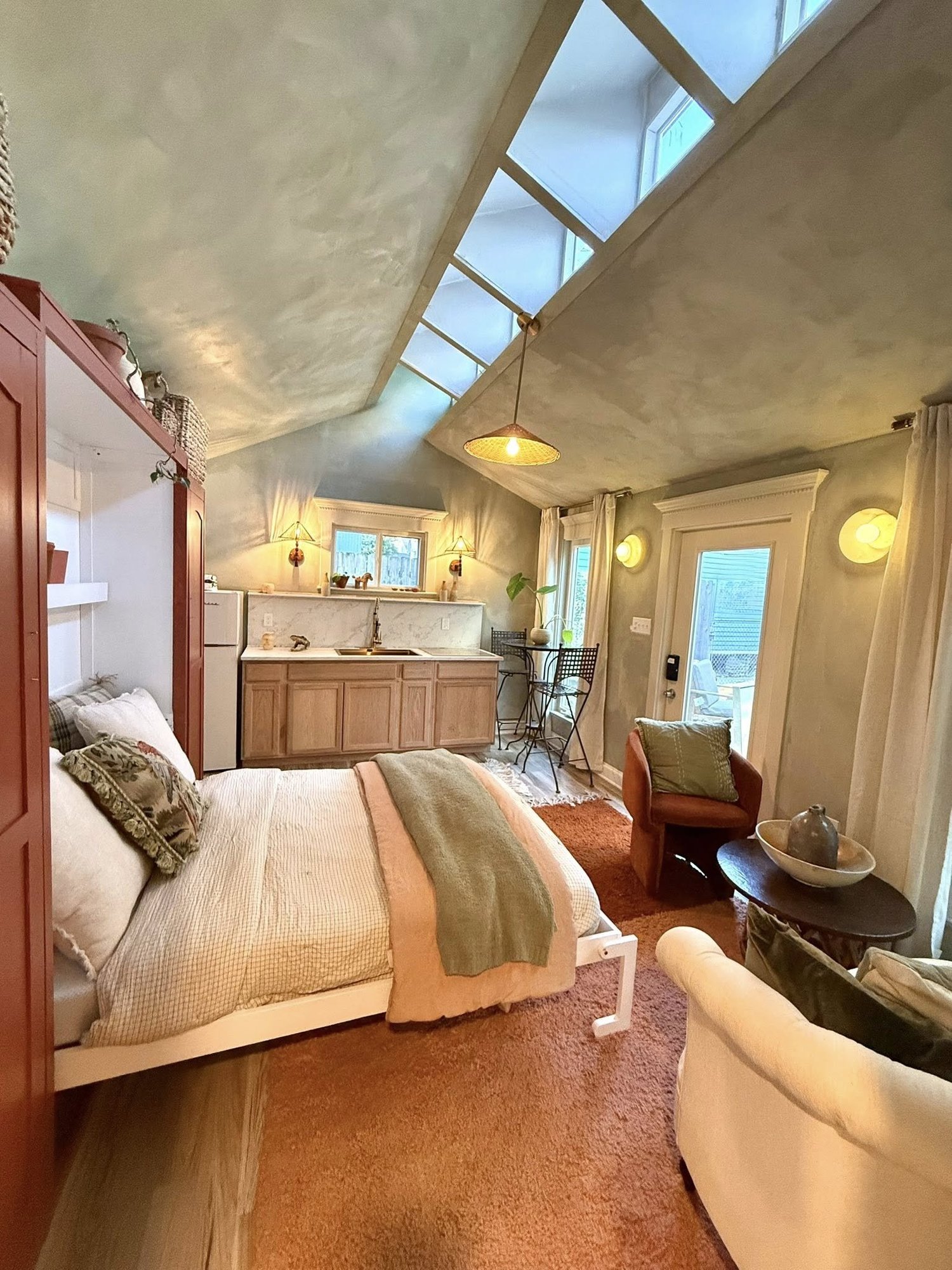 Madeleine Guest Cottage — property view 4