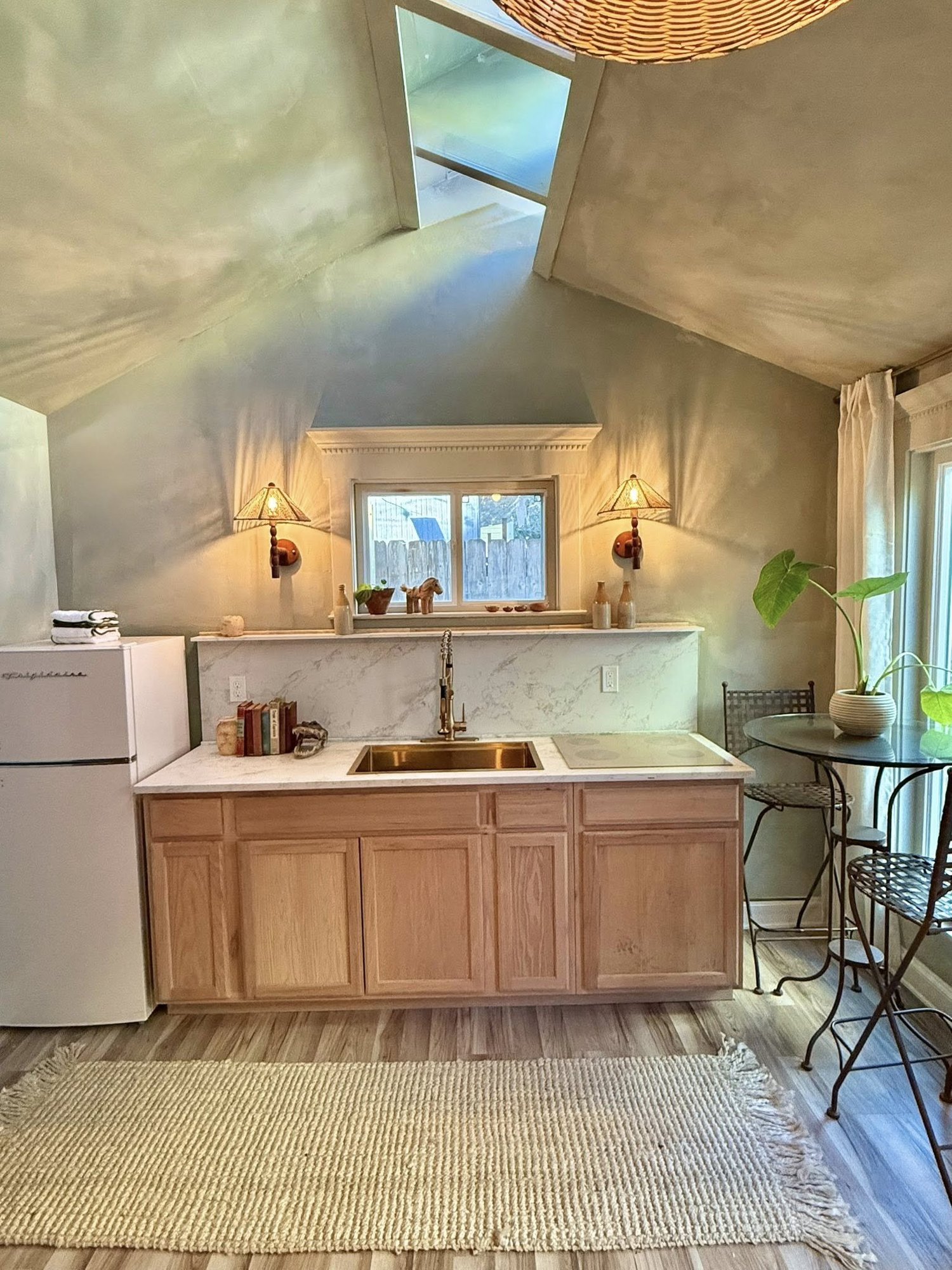 Madeleine Guest Cottage — property view 5