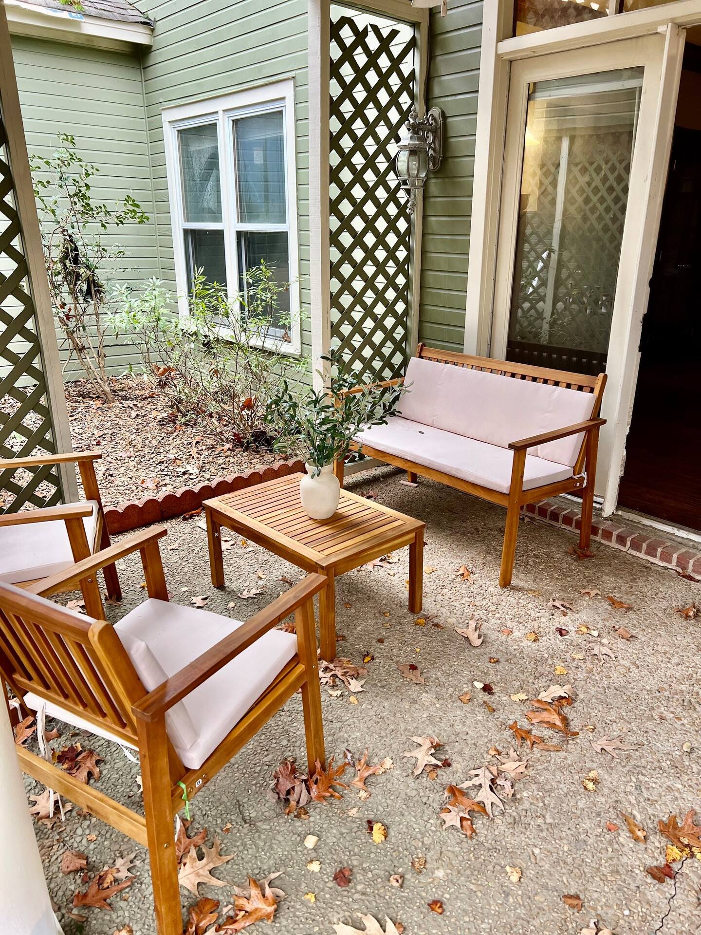 Moss Manor — property view 15